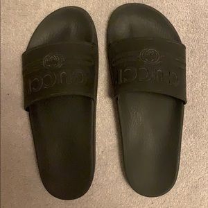 Gucci Black Rubber Interlocking G Pool Slides